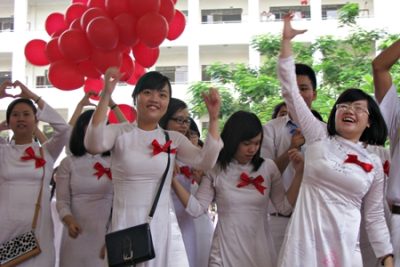 Xúc động ngày chia tay lớp 12
